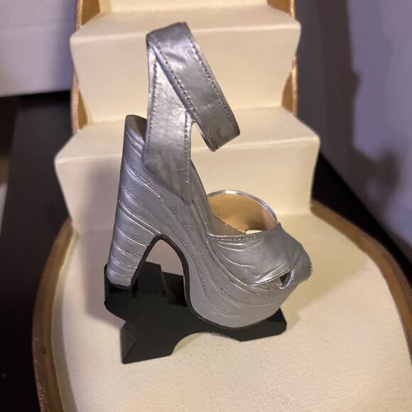 Just the Right Shoe Silver Cloud - Picture 3 of 8